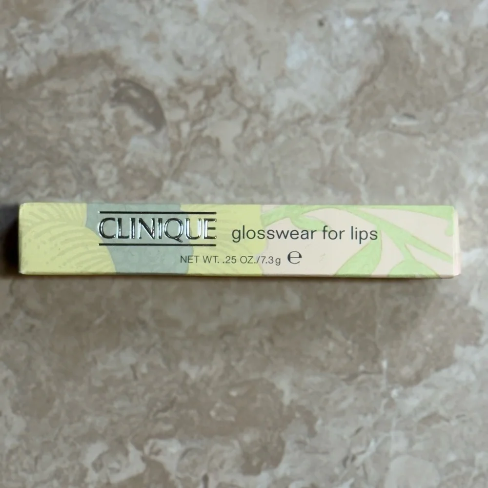 Clinique Glosswear for Lips Cherry Berry Lip Gloss New in Box .25oz 7.3g